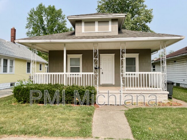 Building Photo - 1122 College St