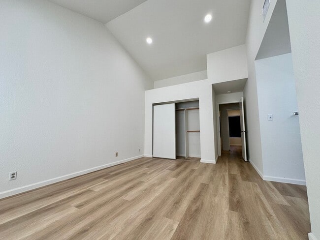 Building Photo - Completely Remodeled 3 Bed 2 Bath Ardenwoo...