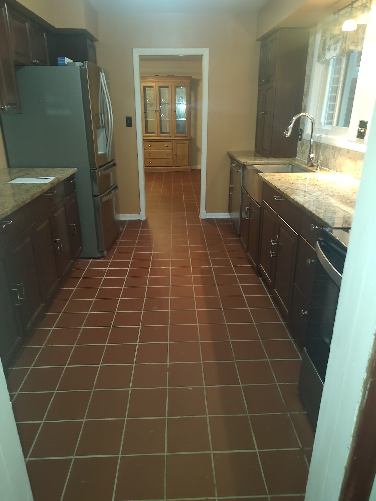 Galley kitchen - 6208 Ivymount Rd