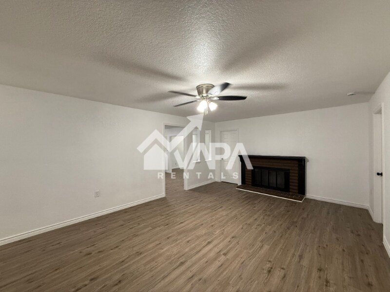 Building Photo - 108 N Meadow St