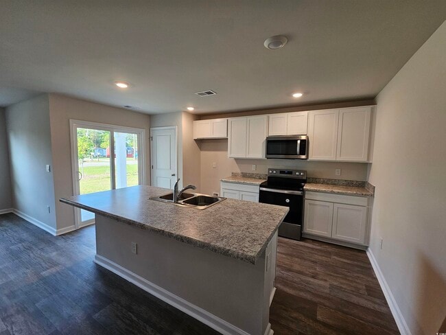Building Photo - 374 Jeff Waters Cir