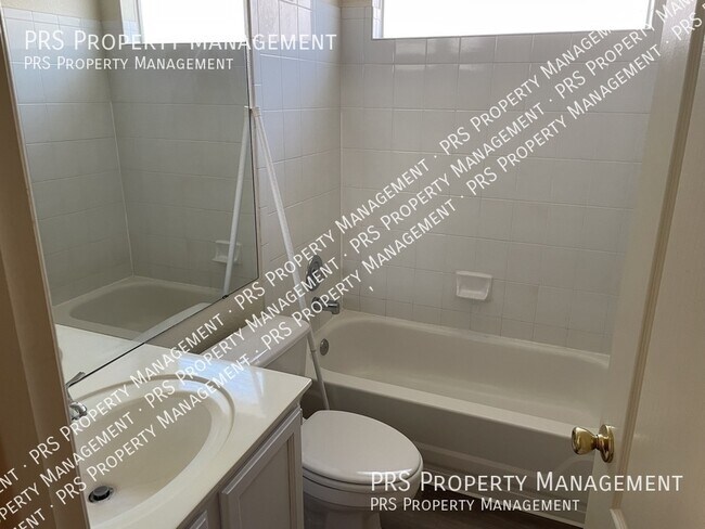 Building Photo - 16031 S 40th Way