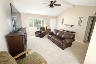 Building Photo - 6441 E Butte St