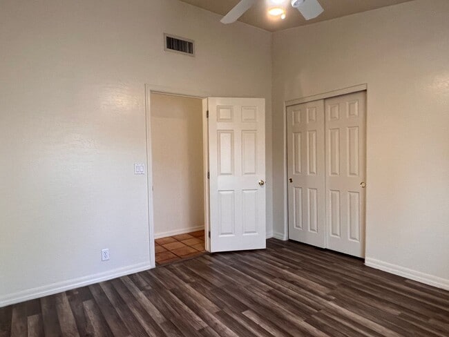Building Photo - Tempe 2 Bed, 1 Bath Duplex Back Unit with ...