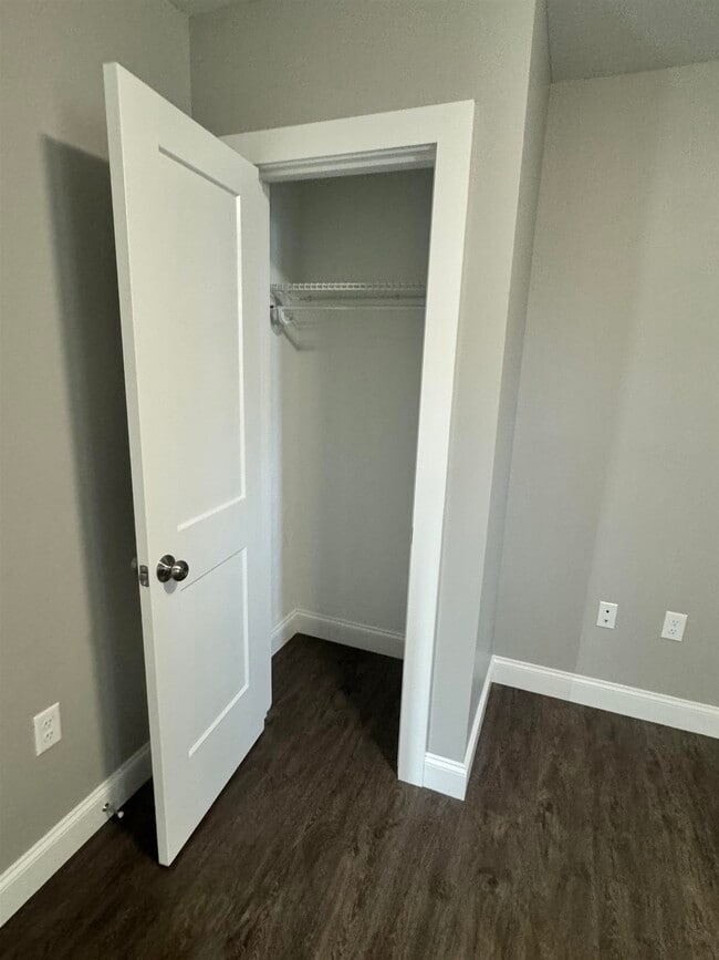 Building Photo - 50 Monarch Wy