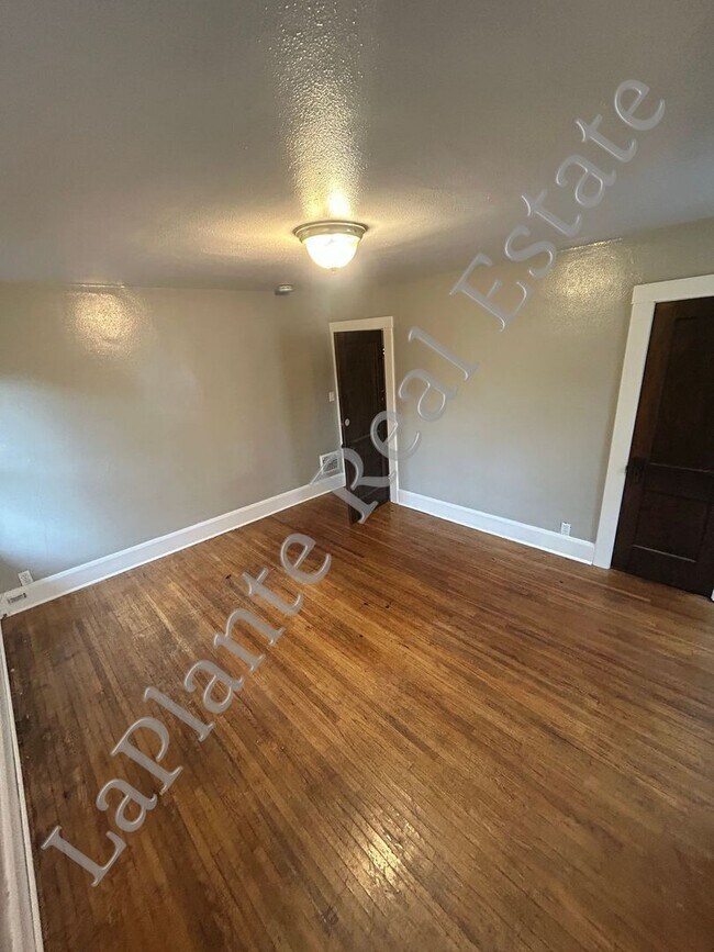 Building Photo - Beautiful 4 Bedroom Home for Rent