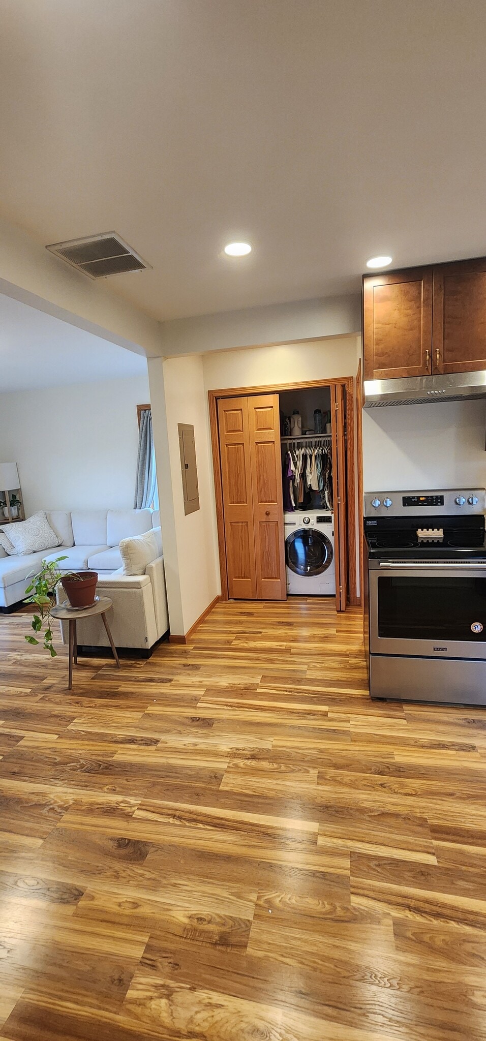 Building Photo - 715 W Wabasha St