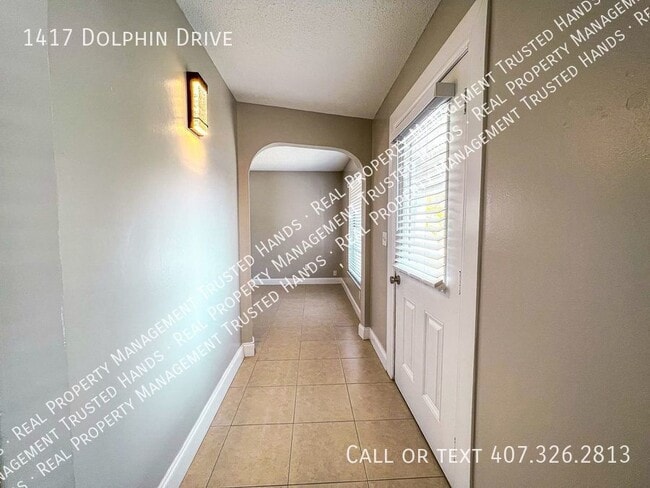 Building Photo - 1417 Dolphin Dr