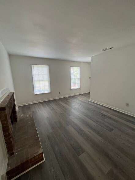 Building Photo - 424 Tarragon Wy SW