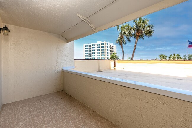 Building Photo - 736 Island Way
