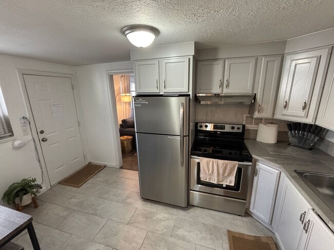 Building Photo - 517 N 900 W