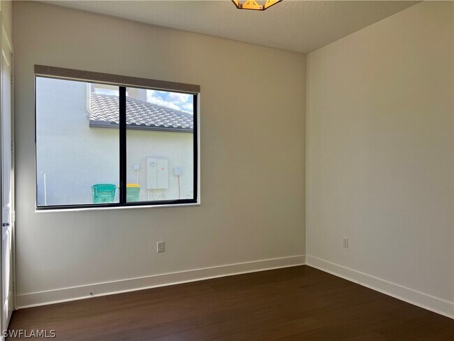 Building Photo - 5114 Panella Ave