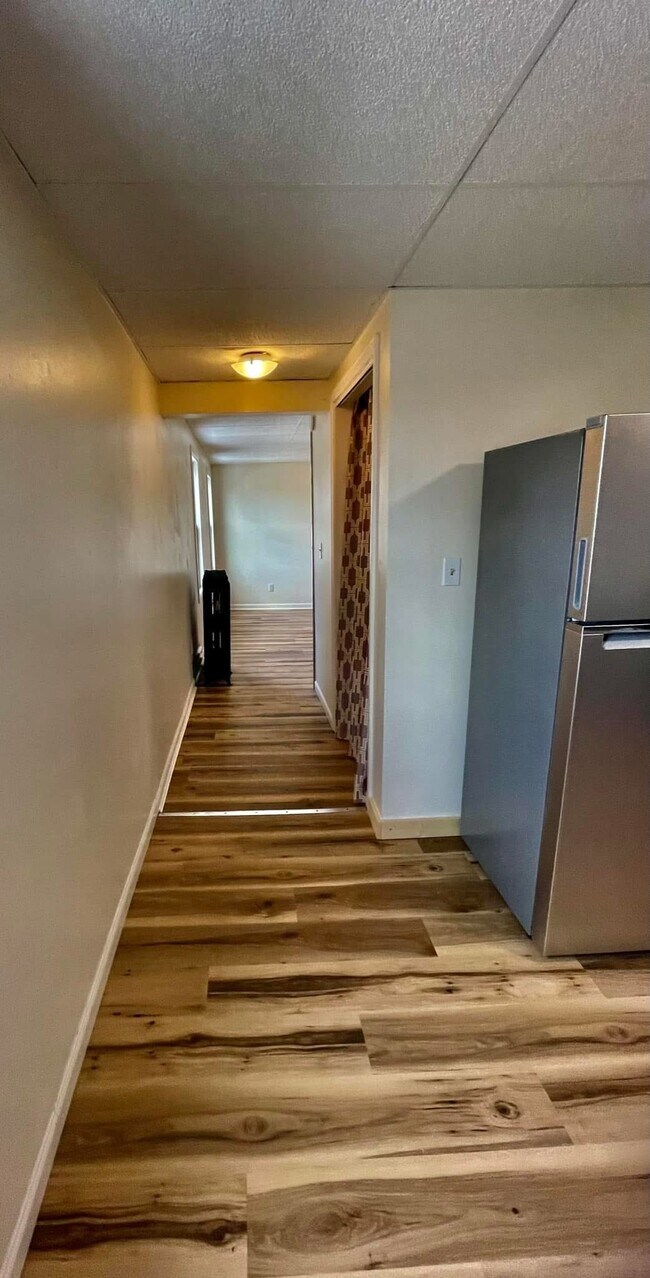 Building Photo - 702 S Washington Ave