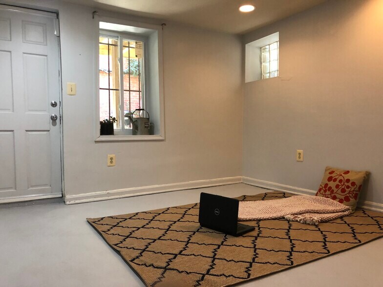 Back bedroom - 902 Westminster St NW