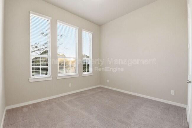 Building Photo - 9515 Willard Dr