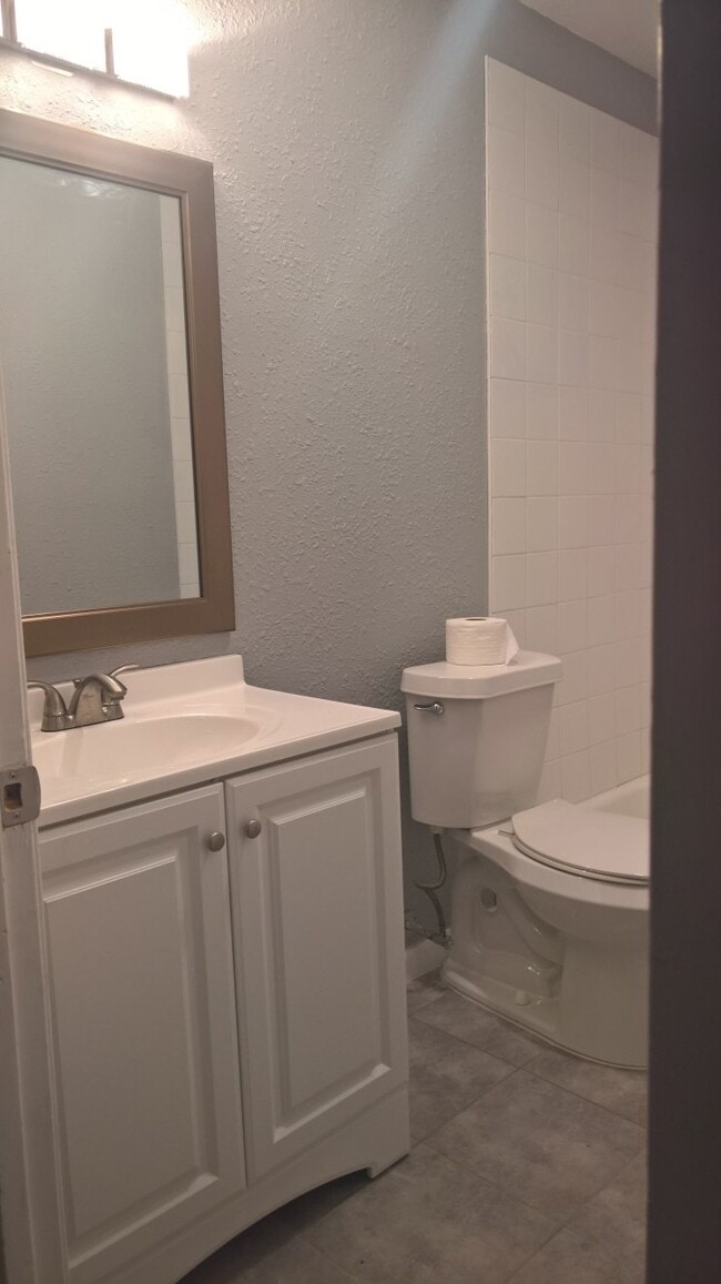 Building Photo - 4534 Waikiki Dr