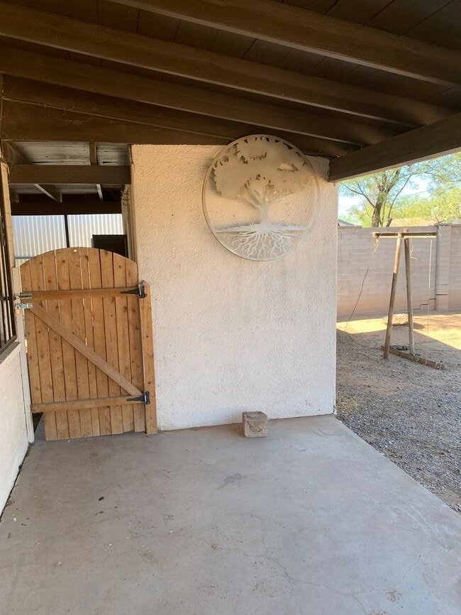 Building Photo - Great Tucson Rental