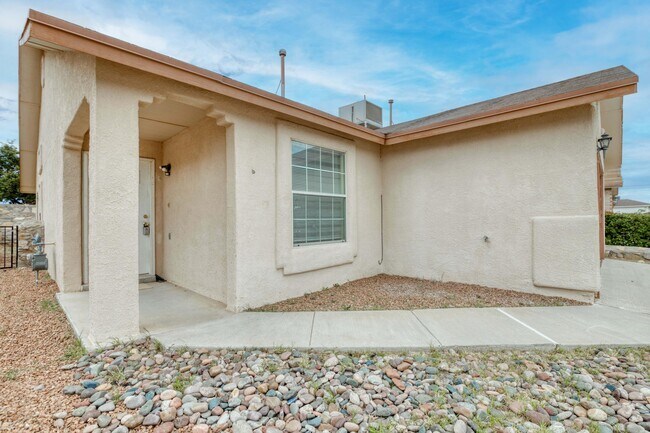 Building Photo - 12412 Tierra Marta Ct