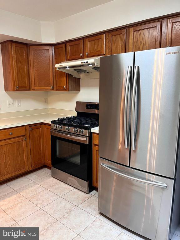 Building Photo - 5144 Woodfield Dr