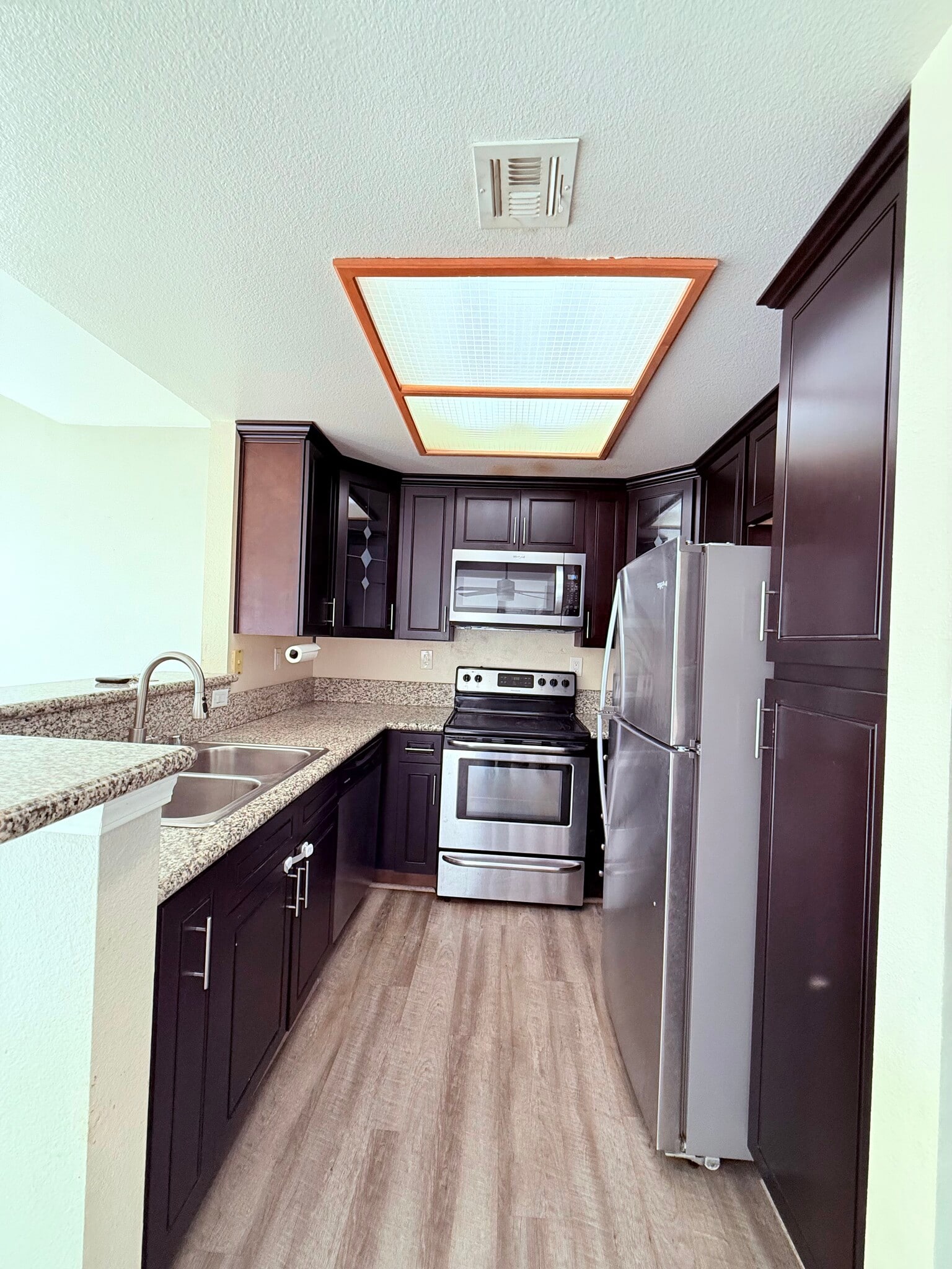 Kitchen - 1950 Camino De La Reina