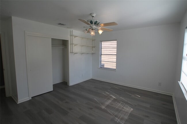 Building Photo - 1207 Trimm Ave