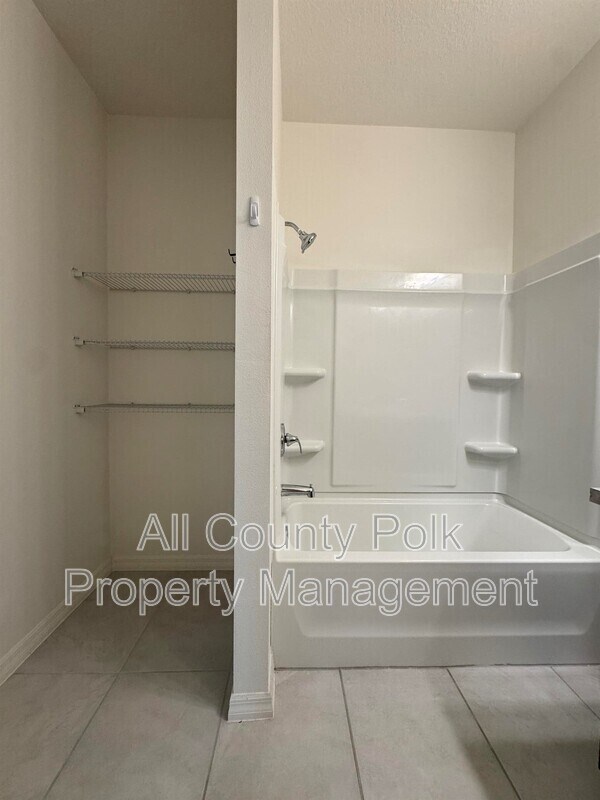 Building Photo - 7163 Cruz Ct