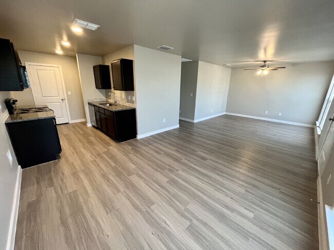 Building Photo - 3 Bedroom Home in Cooper