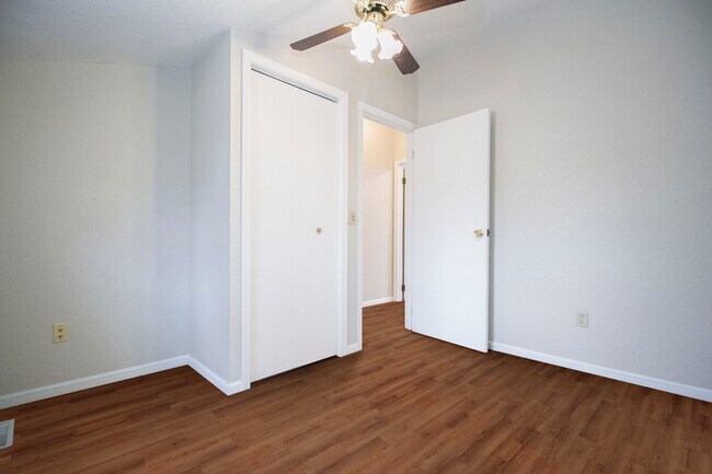 Building Photo - 6910 Brint Rd