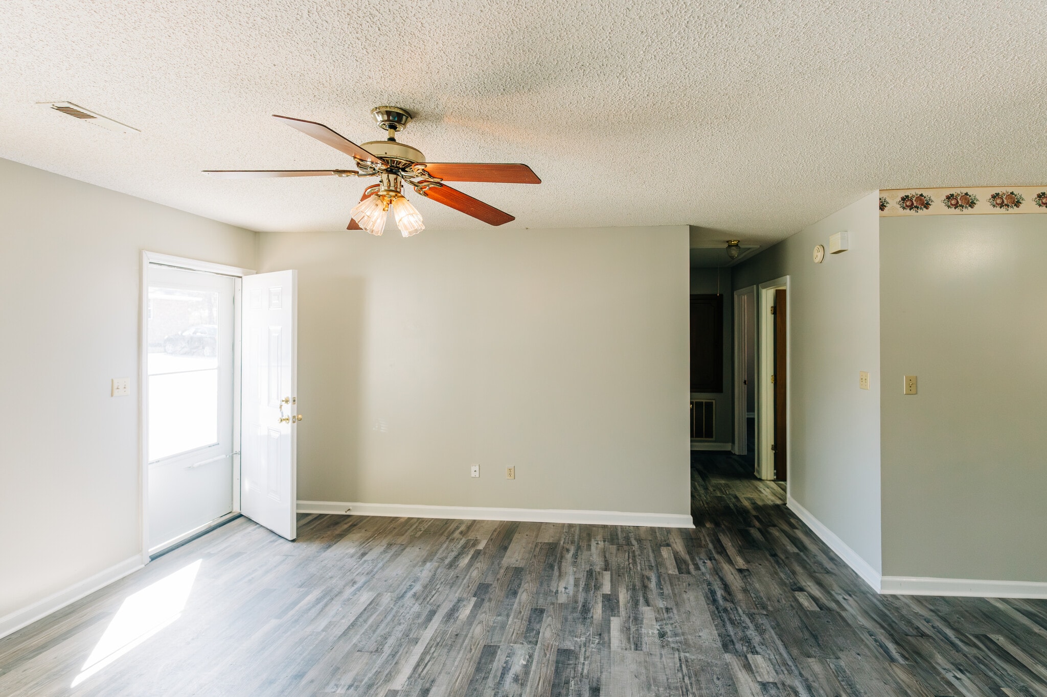 Building Photo - 1210 Douglas MacArthur St