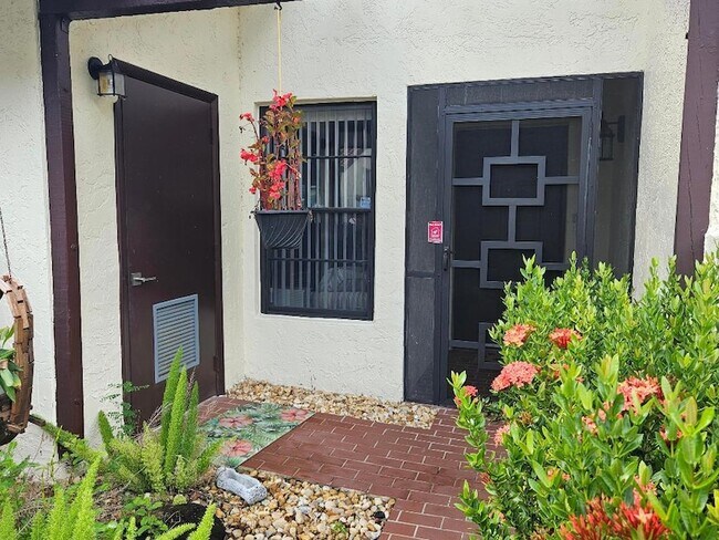 Building Photo - 10663 Ocean Palm Way