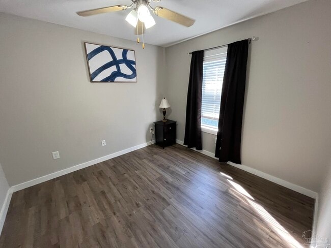 Building Photo - 1271 Redwood Ln