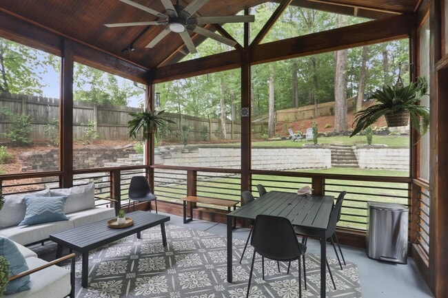 Building Photo - 1315 Normandy Dr NE