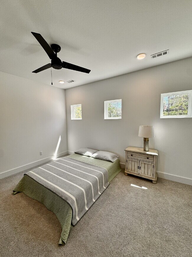 Building Photo - 8881 Williams Rd