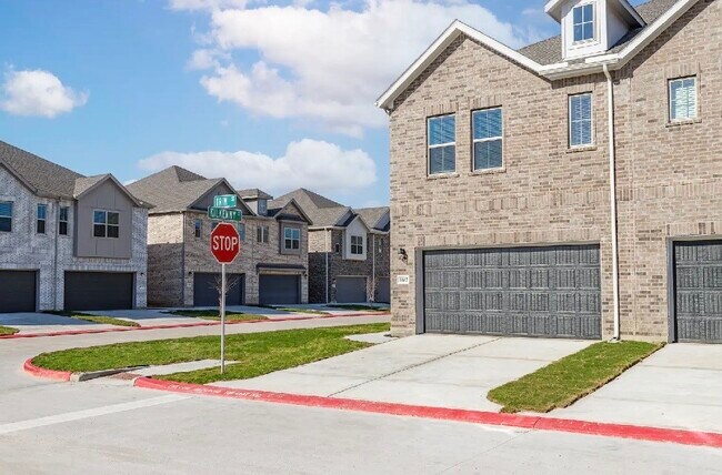 Building Photo - 9826 Clifden St