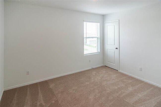 Building Photo - 112 Dollars Dr