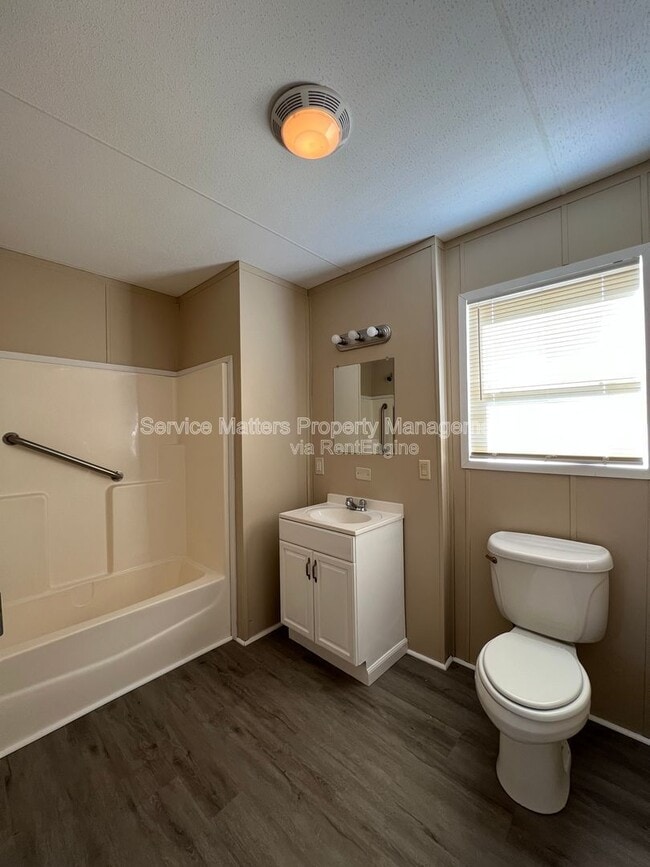 Building Photo - 4825 Douglas Dr