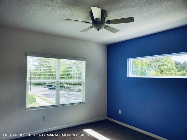 Building Photo - Charming, Newly Built 2 Bed/2.5 Bath Townh...