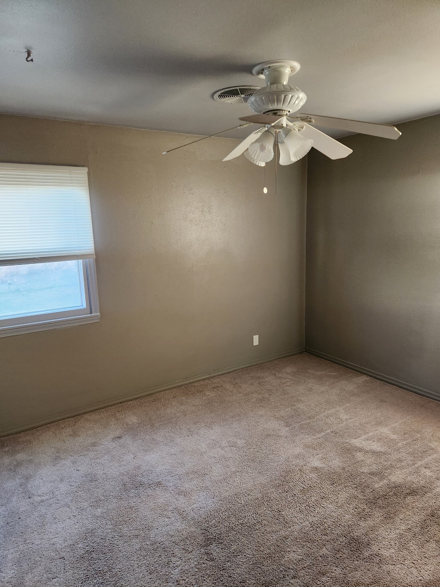 Building Photo - 211 E Jackson St