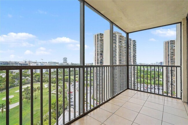 Building Photo - 20335 W Country Club Dr