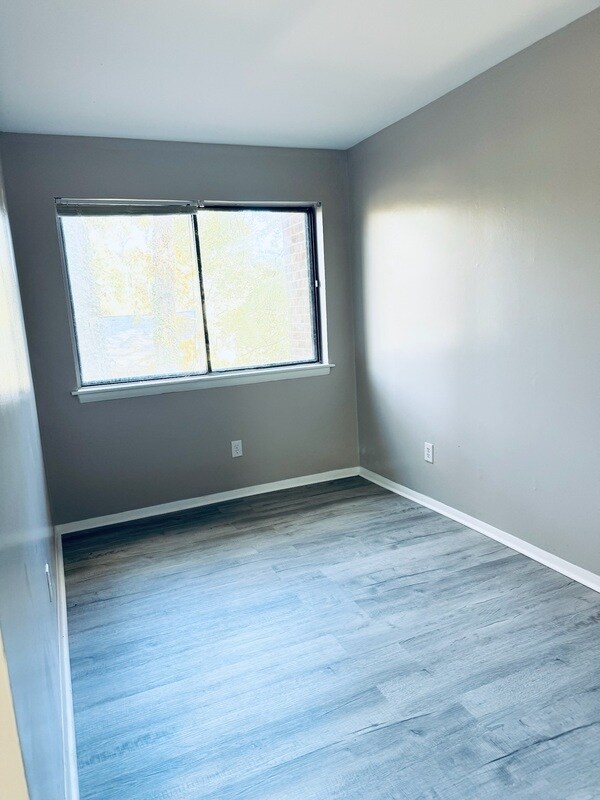 Building Photo - 1208 Schaub Dr