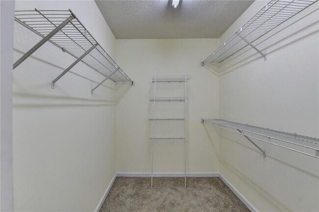 Building Photo - 435 Leasingham Way