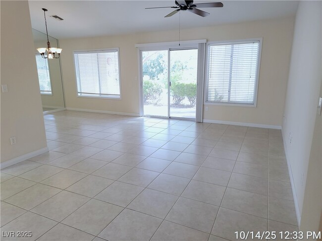 Building Photo - 2636 Highvale Dr