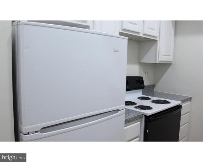 Building Photo - 2031 South St