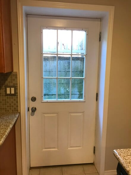 Building Photo - 706 N 188th St