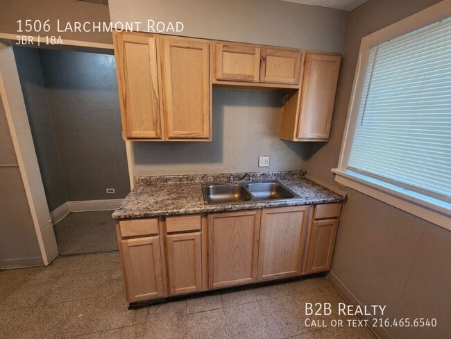 Building Photo - 1506 Larchmont Rd