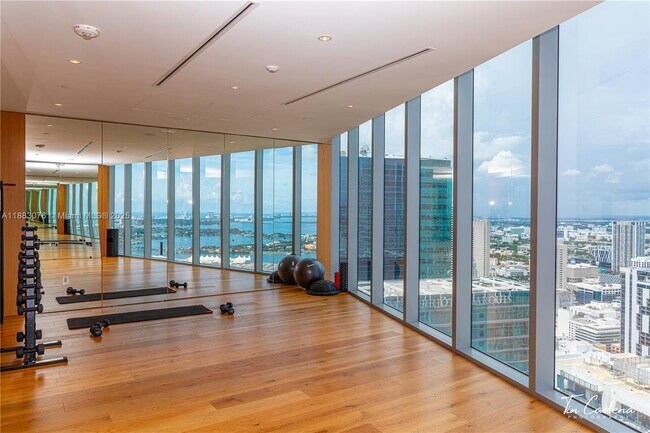 Building Photo - 300 Biscayne Blvd Way
