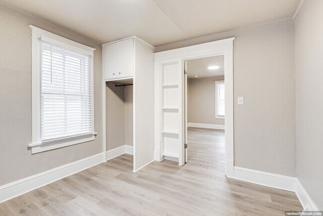 Building Photo - 712 W Lorain St