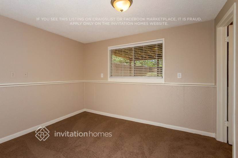 Building Photo - 15661 E Eldorado Dr