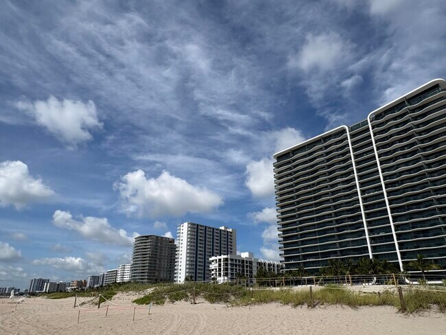 Building Photo - 1009 N Ocean Blvd
