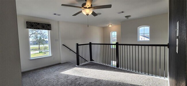 Building Photo - 201 Water Grass Trl